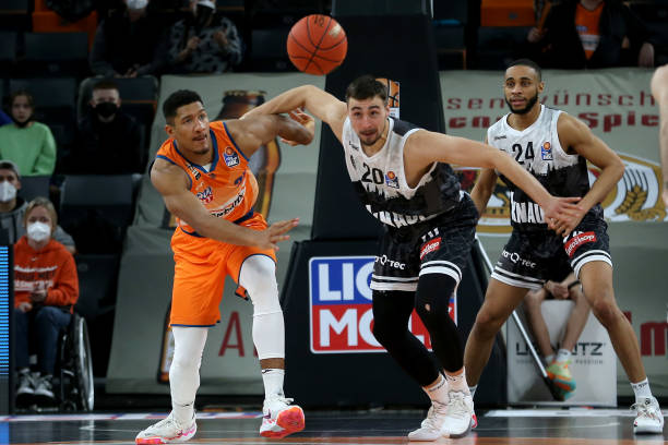 他的到来不 他的到来不